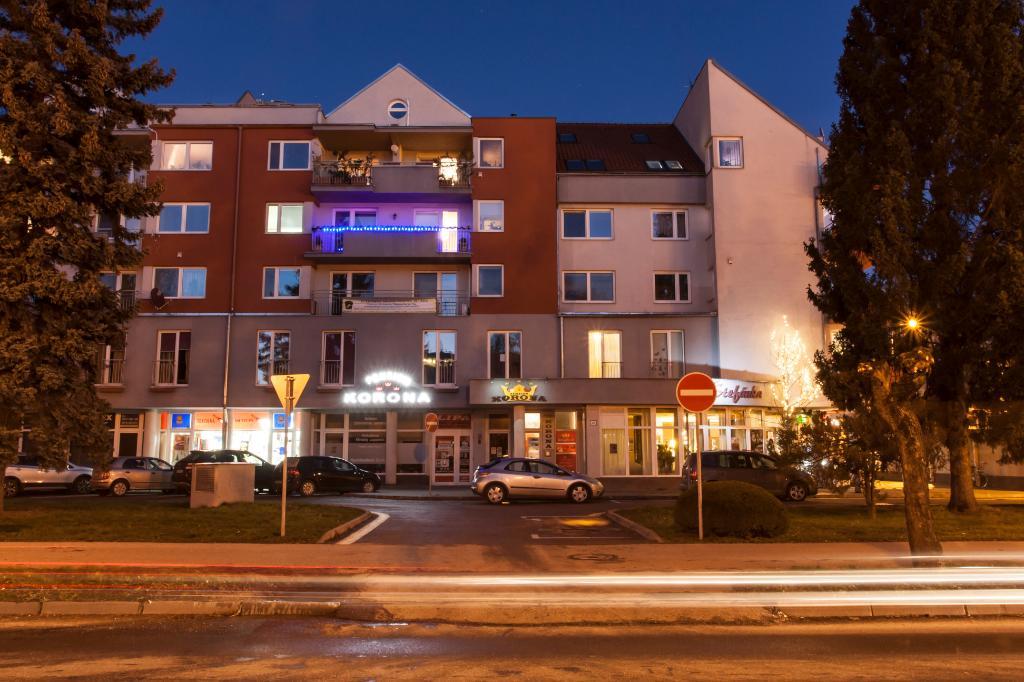 Penzion Korona Púchov Exterior foto